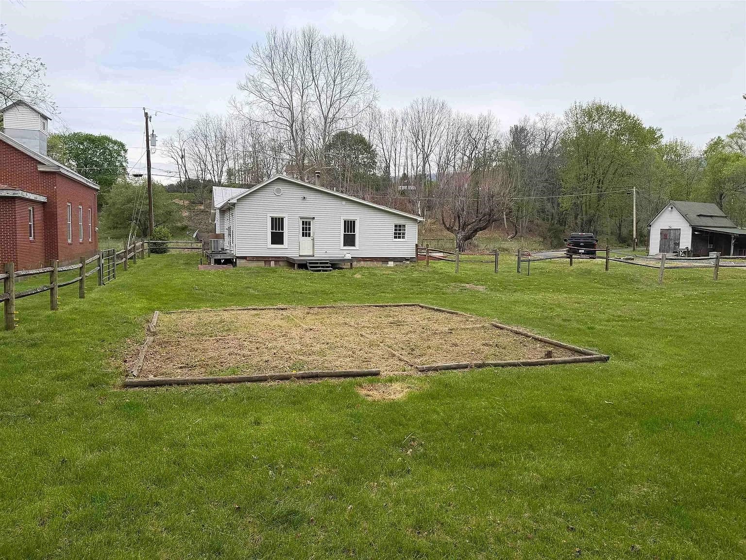 64 AUGUSTA SPRINGS RD, CRAIGSVILLE, Virginia 24430, 3 Bedrooms Bedrooms, ,1 BathroomBathrooms,Residential,62A-(1)-6566 MIDGELEY SUB-DIV LOTS 65 & 66,64 AUGUSTA SPRINGS RD,677415 MLS # 677415 64 AUGUSTA SPRINGS RD, CRAIGSVILLE, Virginia 24430, 3 Bedrooms Bedrooms, ,1 BathroomBathrooms,Residential,62A-(1)-6566 MIDGELEY SUB-DIV LOTS 65 & 66,64 AUGUSTA SPRINGS RD,677415 MLS # 677415