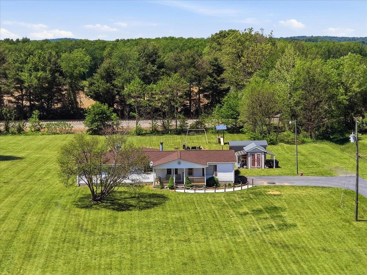 3437 LYNDHURST RD, STUARTS DRAFT, Virginia 24477, 3 Bedrooms Bedrooms, ,2 BathroomsBathrooms,Residential,3437 LYNDHURST RD,677424 MLS # 677424 3437 LYNDHURST RD, STUARTS DRAFT, Virginia 24477, 3 Bedrooms Bedrooms, ,2 BathroomsBathrooms,Residential,3437 LYNDHURST RD,677424 MLS # 677424