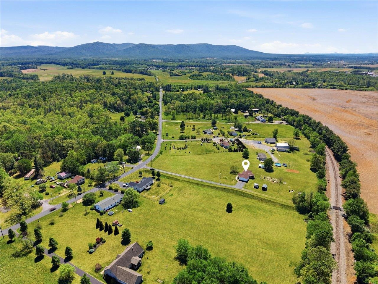 3437 LYNDHURST RD, STUARTS DRAFT, Virginia 24477, 3 Bedrooms Bedrooms, ,2 BathroomsBathrooms,Residential,3437 LYNDHURST RD,677424 MLS # 677424 3437 LYNDHURST RD, STUARTS DRAFT, Virginia 24477, 3 Bedrooms Bedrooms, ,2 BathroomsBathrooms,Residential,3437 LYNDHURST RD,677424 MLS # 677424
