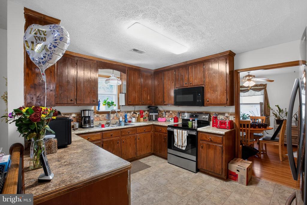 308 COOPER ST, SPOTSYLVANIA, Virginia 22551, 3 Bedrooms Bedrooms, ,2 BathroomsBathrooms,Residential,308 COOPER ST,VASP2042204 MLS # VASP2042204