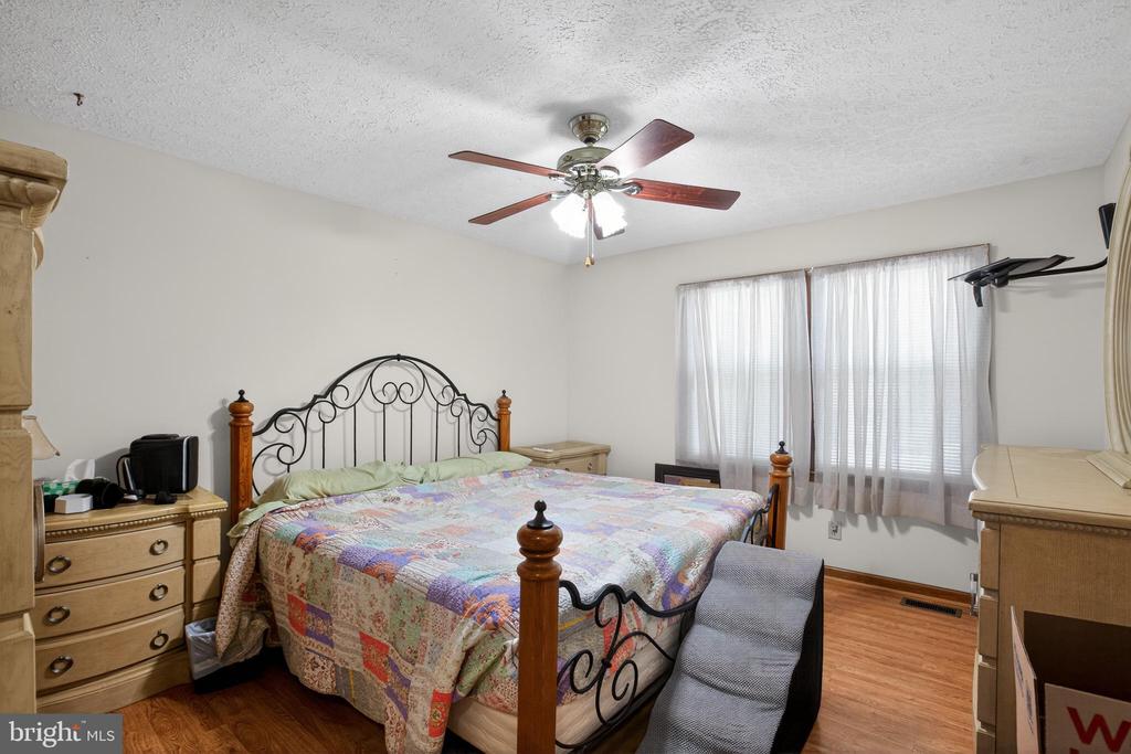 308 COOPER ST, SPOTSYLVANIA, Virginia 22551, 3 Bedrooms Bedrooms, ,2 BathroomsBathrooms,Residential,308 COOPER ST,VASP2042204 MLS # VASP2042204