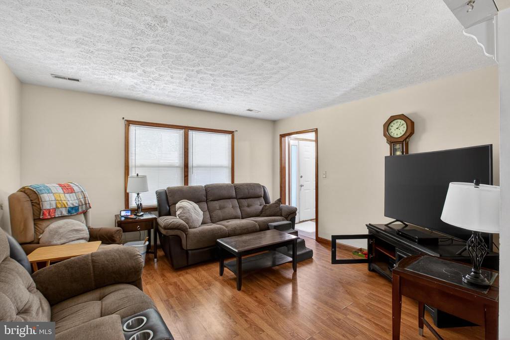 308 COOPER ST, SPOTSYLVANIA, Virginia 22551, 3 Bedrooms Bedrooms, ,2 BathroomsBathrooms,Residential,308 COOPER ST,VASP2042204 MLS # VASP2042204
