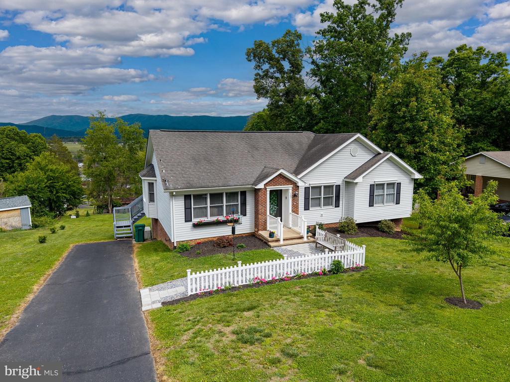 157 HERITAGE DR, LURAY, Virginia 22835, 3 Bedrooms Bedrooms, ,2 BathroomsBathrooms,Residential,157 HERITAGE DR,VAPA2006476 MLS # VAPA2006476 157 HERITAGE DR, LURAY, Virginia 22835, 3 Bedrooms Bedrooms, ,2 BathroomsBathrooms,Residential,157 HERITAGE DR,VAPA2006476 MLS # VAPA2006476