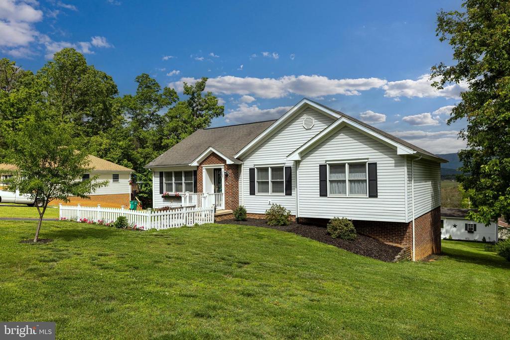 157 HERITAGE DR, LURAY, Virginia 22835, 3 Bedrooms Bedrooms, ,2 BathroomsBathrooms,Residential,157 HERITAGE DR,VAPA2006476 MLS # VAPA2006476 157 HERITAGE DR, LURAY, Virginia 22835, 3 Bedrooms Bedrooms, ,2 BathroomsBathrooms,Residential,157 HERITAGE DR,VAPA2006476 MLS # VAPA2006476