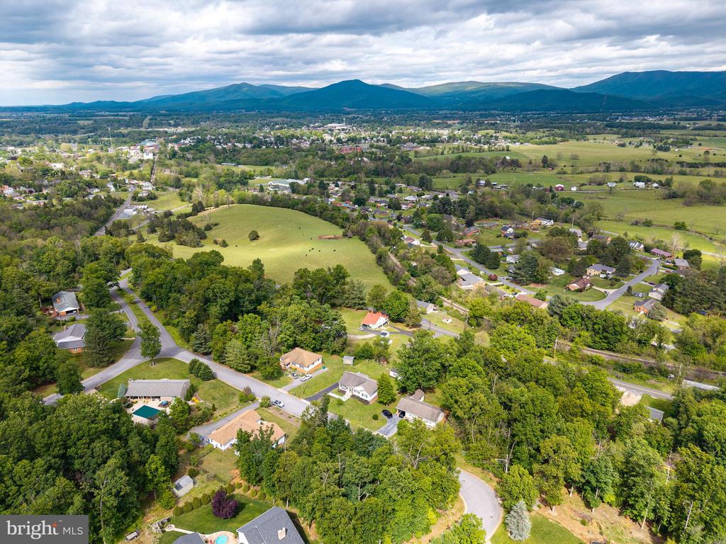 157 HERITAGE DR, LURAY, Virginia 22835, 3 Bedrooms Bedrooms, ,2 BathroomsBathrooms,Residential,157 HERITAGE DR,VAPA2006476 MLS # VAPA2006476 157 HERITAGE DR, LURAY, Virginia 22835, 3 Bedrooms Bedrooms, ,2 BathroomsBathrooms,Residential,157 HERITAGE DR,VAPA2006476 MLS # VAPA2006476