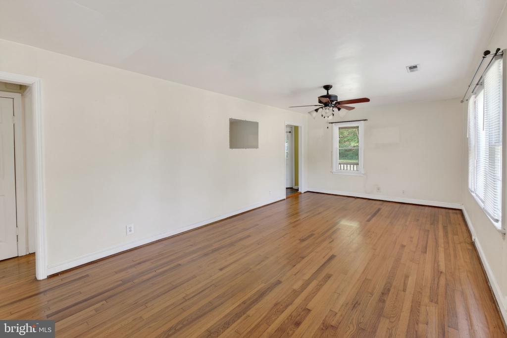 188 SPICERS MILL RD, ORANGE, Virginia 22960, 2 Bedrooms Bedrooms, ,1 BathroomBathrooms,Residential,188 SPICERS MILL RD,VAOR2014216 MLS # VAOR2014216 188 SPICERS MILL RD, ORANGE, Virginia 22960, 2 Bedrooms Bedrooms, ,1 BathroomBathrooms,Residential,188 SPICERS MILL RD,VAOR2014216 MLS # VAOR2014216