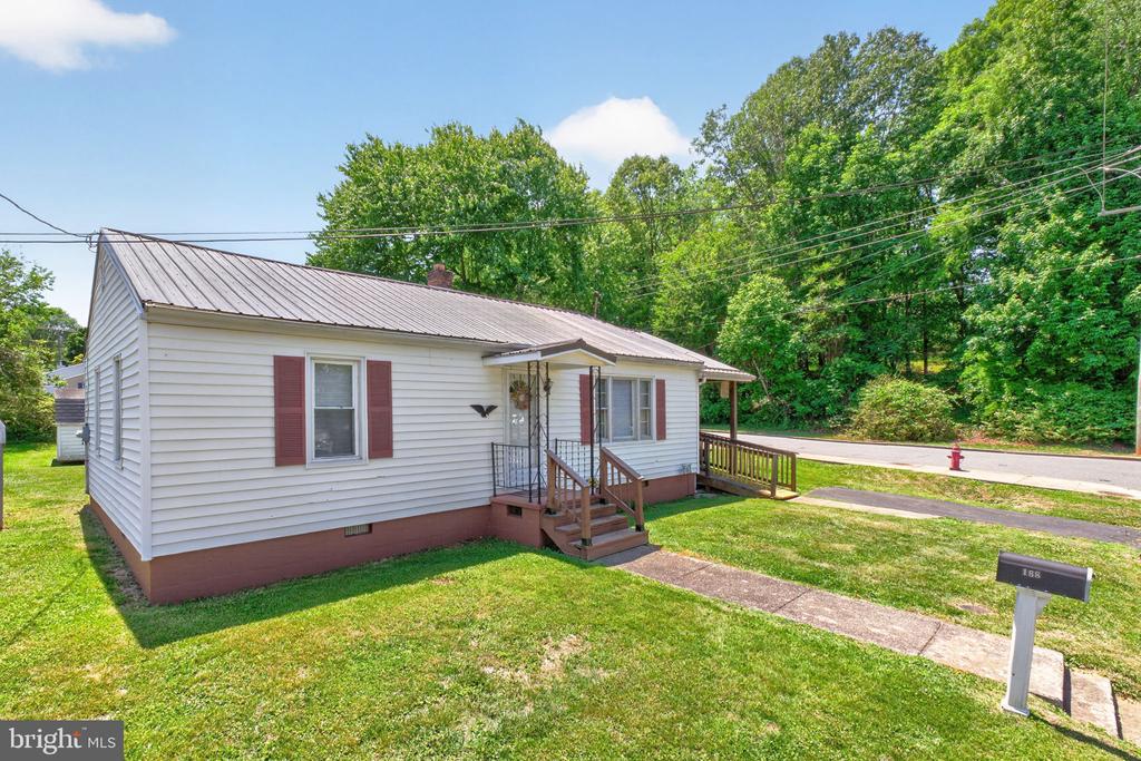 188 SPICERS MILL RD, ORANGE, Virginia 22960, 2 Bedrooms Bedrooms, ,1 BathroomBathrooms,Residential,188 SPICERS MILL RD,VAOR2014216 MLS # VAOR2014216 188 SPICERS MILL RD, ORANGE, Virginia 22960, 2 Bedrooms Bedrooms, ,1 BathroomBathrooms,Residential,188 SPICERS MILL RD,VAOR2014216 MLS # VAOR2014216