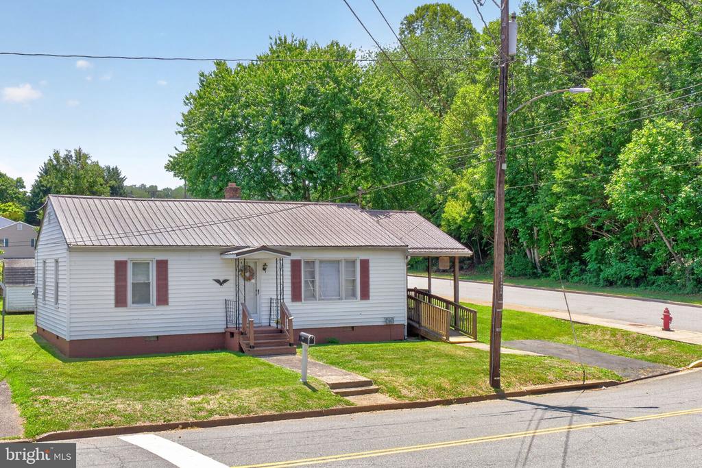 188 SPICERS MILL RD, ORANGE, Virginia 22960, 2 Bedrooms Bedrooms, ,1 BathroomBathrooms,Residential,188 SPICERS MILL RD,VAOR2014216 MLS # VAOR2014216 188 SPICERS MILL RD, ORANGE, Virginia 22960, 2 Bedrooms Bedrooms, ,1 BathroomBathrooms,Residential,188 SPICERS MILL RD,VAOR2014216 MLS # VAOR2014216