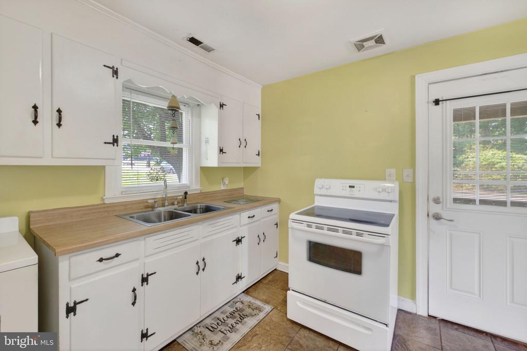 188 SPICERS MILL RD, ORANGE, Virginia 22960, 2 Bedrooms Bedrooms, ,1 BathroomBathrooms,Residential,188 SPICERS MILL RD,VAOR2014216 MLS # VAOR2014216 188 SPICERS MILL RD, ORANGE, Virginia 22960, 2 Bedrooms Bedrooms, ,1 BathroomBathrooms,Residential,188 SPICERS MILL RD,VAOR2014216 MLS # VAOR2014216