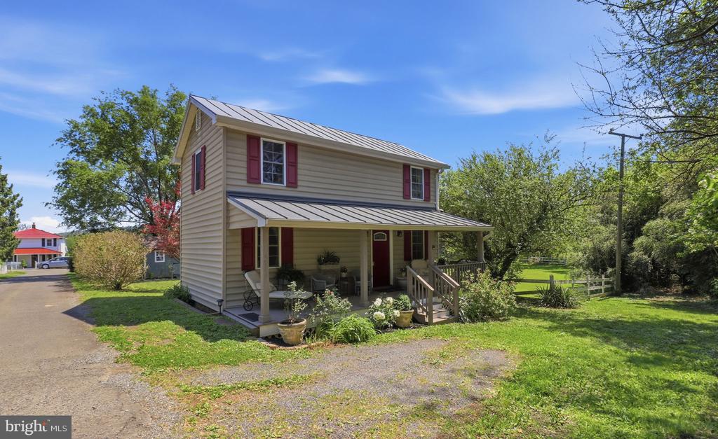 4209 PICKETT ST, THE PLAINS, Virginia 20198, 2 Bedrooms Bedrooms, ,1 BathroomBathrooms,Residential,4209 PICKETT ST,VAFQ2022120 MLS # VAFQ2022120 4209 PICKETT ST, THE PLAINS, Virginia 20198, 2 Bedrooms Bedrooms, ,1 BathroomBathrooms,Residential,4209 PICKETT ST,VAFQ2022120 MLS # VAFQ2022120