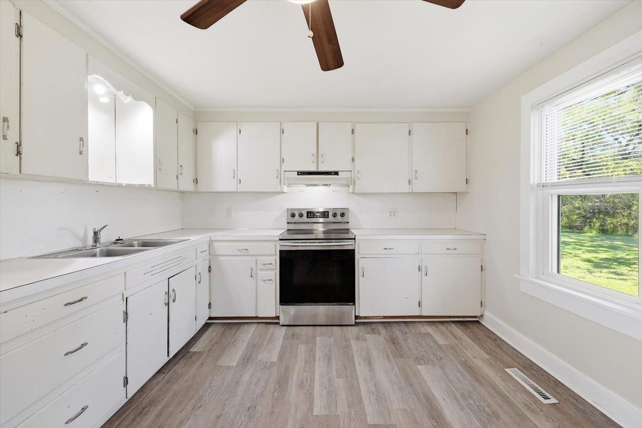 5096 BATTLEFIELD DR, ROCKINGHAM, Virginia 22801, 3 Bedrooms Bedrooms, ,1 BathroomBathrooms,Residential,Battlefield Property,5096 BATTLEFIELD DR,677427 MLS # 677427 5096 BATTLEFIELD DR, ROCKINGHAM, Virginia 22801, 3 Bedrooms Bedrooms, ,1 BathroomBathrooms,Residential,Battlefield Property,5096 BATTLEFIELD DR,677427 MLS # 677427