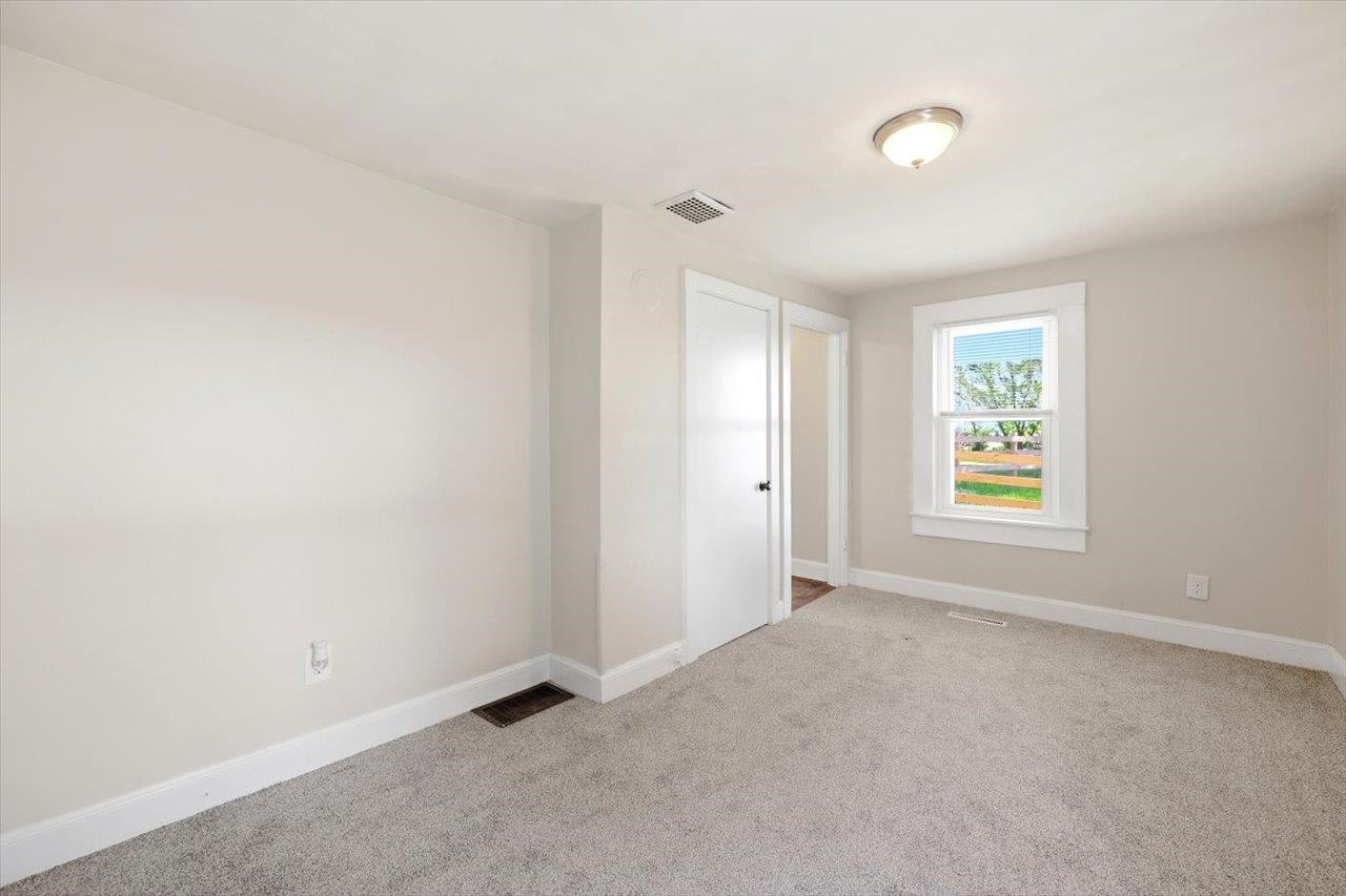 5096 BATTLEFIELD DR, ROCKINGHAM, Virginia 22801, 3 Bedrooms Bedrooms, ,1 BathroomBathrooms,Residential,Battlefield Property,5096 BATTLEFIELD DR,677427 MLS # 677427 5096 BATTLEFIELD DR, ROCKINGHAM, Virginia 22801, 3 Bedrooms Bedrooms, ,1 BathroomBathrooms,Residential,Battlefield Property,5096 BATTLEFIELD DR,677427 MLS # 677427