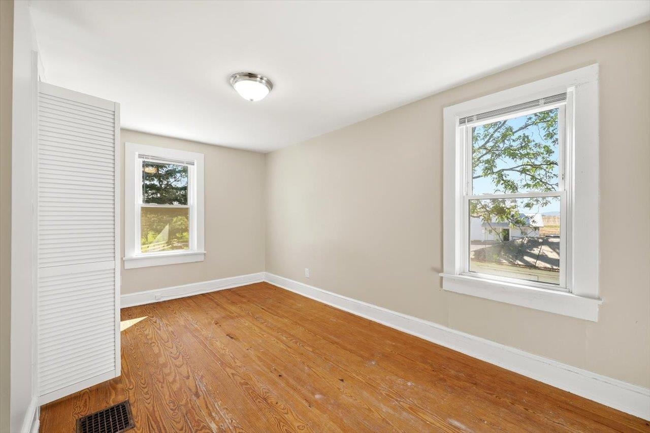5096 BATTLEFIELD DR, ROCKINGHAM, Virginia 22801, 3 Bedrooms Bedrooms, ,1 BathroomBathrooms,Residential,Battlefield Property,5096 BATTLEFIELD DR,677427 MLS # 677427 5096 BATTLEFIELD DR, ROCKINGHAM, Virginia 22801, 3 Bedrooms Bedrooms, ,1 BathroomBathrooms,Residential,Battlefield Property,5096 BATTLEFIELD DR,677427 MLS # 677427