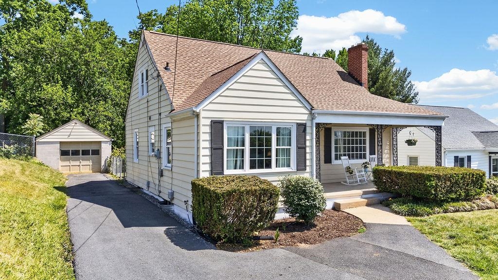 1003 SKYMONT RD, STAUNTON, Virginia 24401, 3 Bedrooms Bedrooms, ,1 BathroomBathrooms,Residential,1003 SKYMONT RD,677440 MLS # 677440