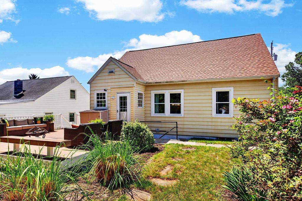 1003 SKYMONT RD, STAUNTON, Virginia 24401, 3 Bedrooms Bedrooms, ,1 BathroomBathrooms,Residential,1003 SKYMONT RD,677440 MLS # 677440