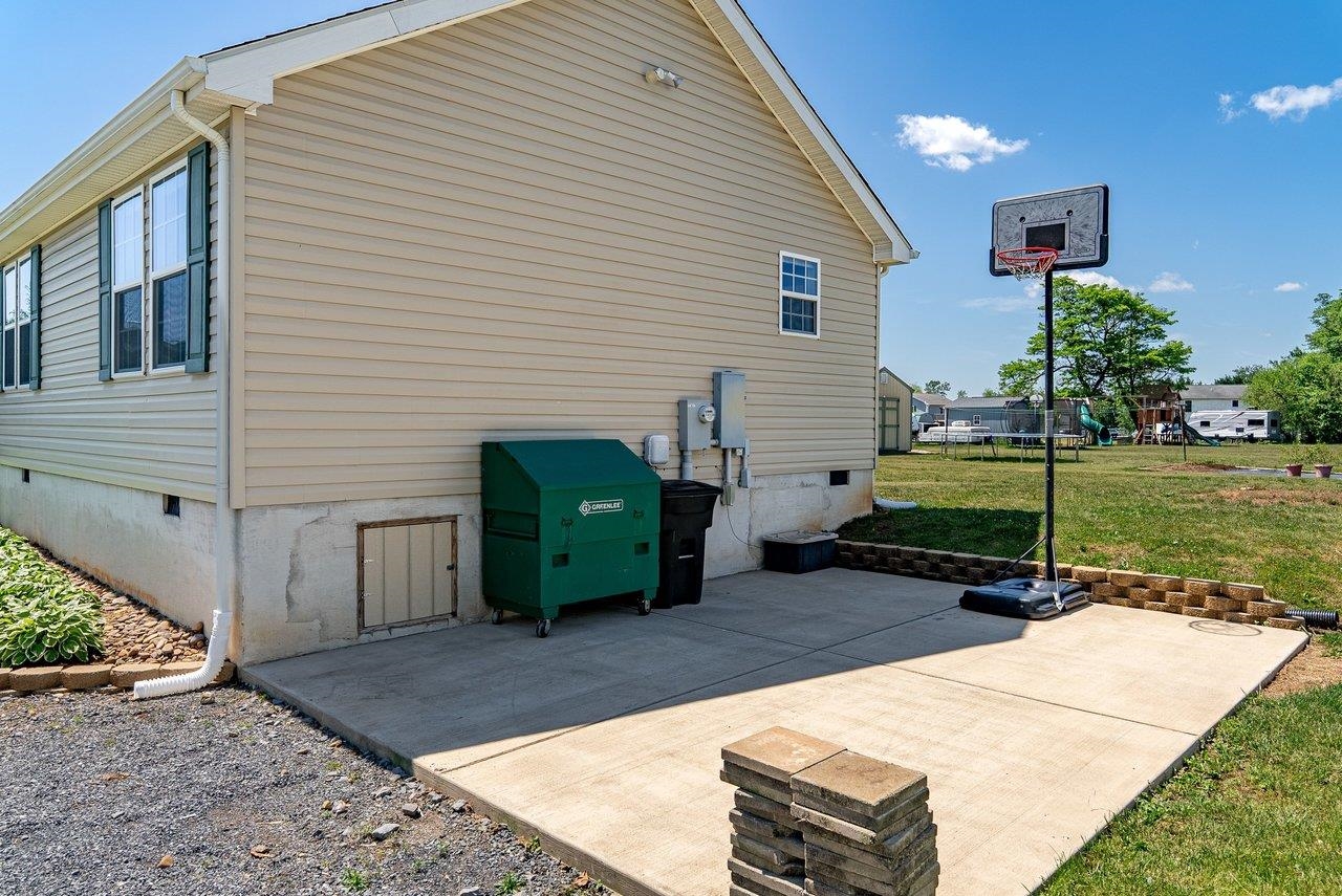 2242 W DRY RIVER RD, DAYTON, Virginia 22821, 4 Bedrooms Bedrooms, ,2 BathroomsBathrooms,Residential,2242 W DRY RIVER RD,677443 MLS # 677443 2242 W DRY RIVER RD, DAYTON, Virginia 22821, 4 Bedrooms Bedrooms, ,2 BathroomsBathrooms,Residential,2242 W DRY RIVER RD,677443 MLS # 677443