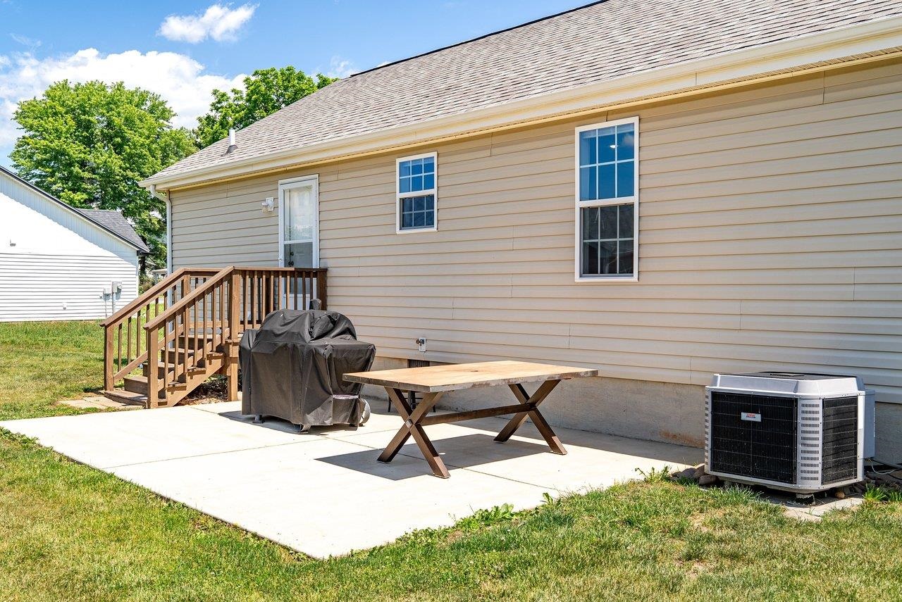 2242 W DRY RIVER RD, DAYTON, Virginia 22821, 4 Bedrooms Bedrooms, ,2 BathroomsBathrooms,Residential,2242 W DRY RIVER RD,677443 MLS # 677443 2242 W DRY RIVER RD, DAYTON, Virginia 22821, 4 Bedrooms Bedrooms, ,2 BathroomsBathrooms,Residential,2242 W DRY RIVER RD,677443 MLS # 677443