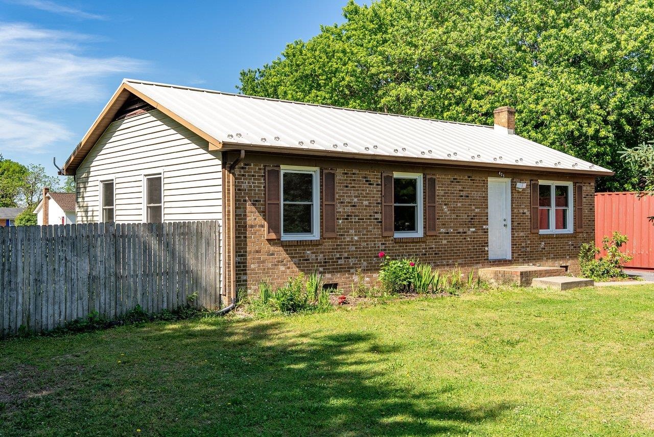 605 13TH ST, GROTTOES, Virginia 24441, 3 Bedrooms Bedrooms, ,1 BathroomBathrooms,Residential,605 13TH ST,677444 MLS # 677444