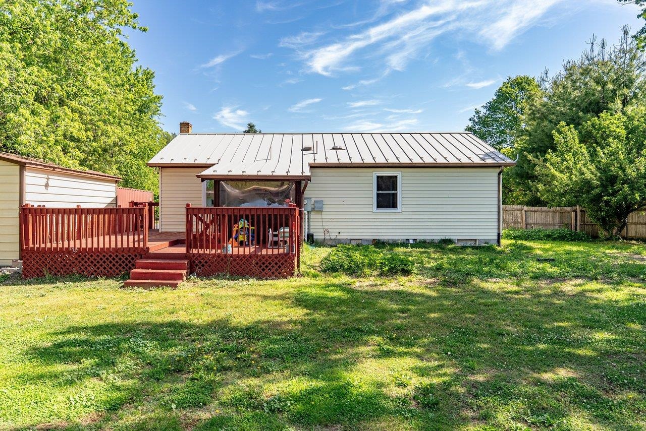 605 13TH ST, GROTTOES, Virginia 24441, 3 Bedrooms Bedrooms, ,1 BathroomBathrooms,Residential,605 13TH ST,677444 MLS # 677444