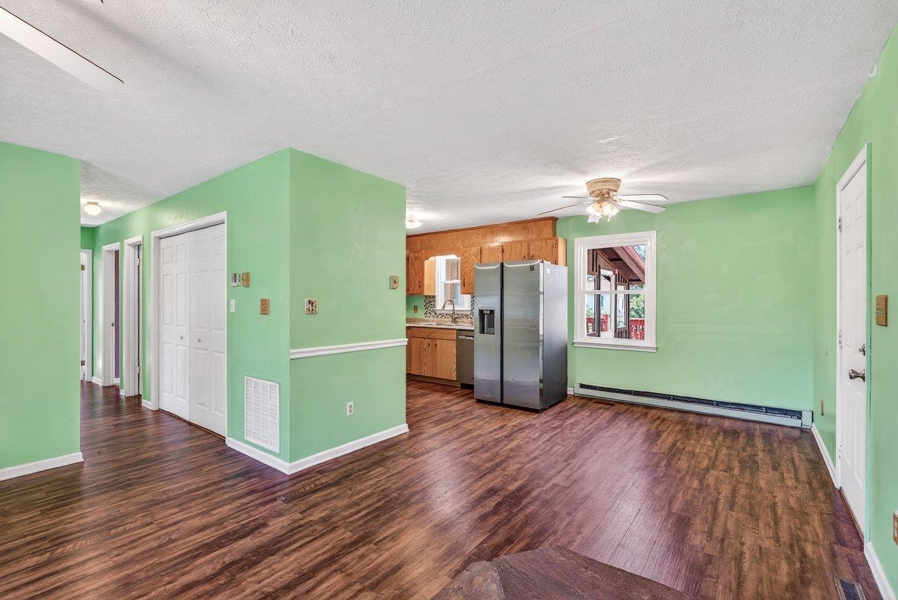 605 13TH ST, GROTTOES, Virginia 24441, 3 Bedrooms Bedrooms, ,1 BathroomBathrooms,Residential,605 13TH ST,677444 MLS # 677444