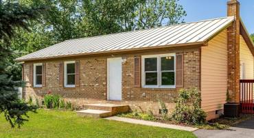 605 13TH ST, GROTTOES, Virginia 24441, 3 Bedrooms Bedrooms, ,1 BathroomBathrooms,Residential,605 13TH ST,677444 MLS # 677444