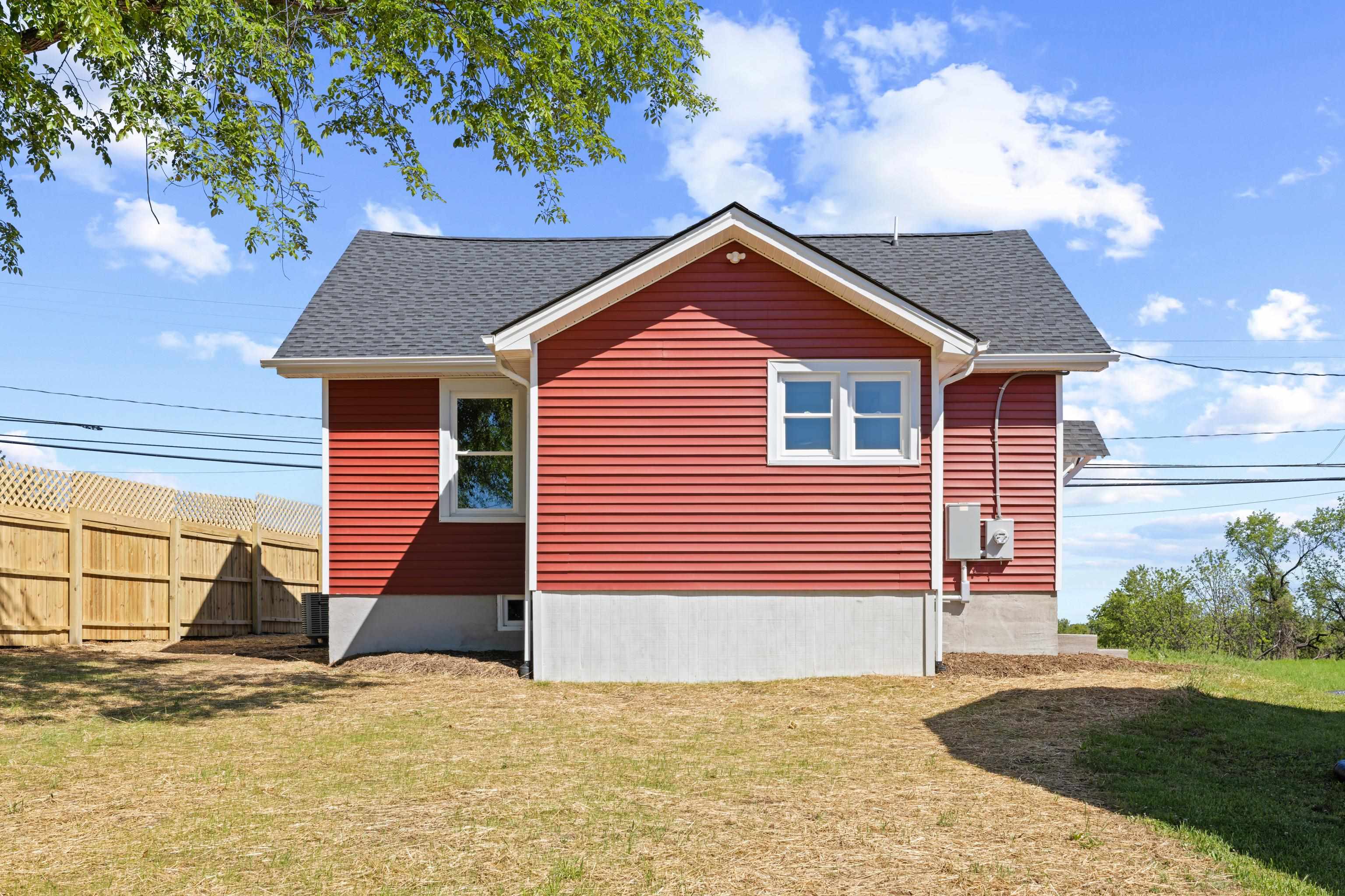 1932 LYNDHURST RD, WAYNESBORO, Virginia 22980, 2 Bedrooms Bedrooms, ,1 BathroomBathrooms,Residential,1932 LYNDHURST RD,677447 MLS # 677447