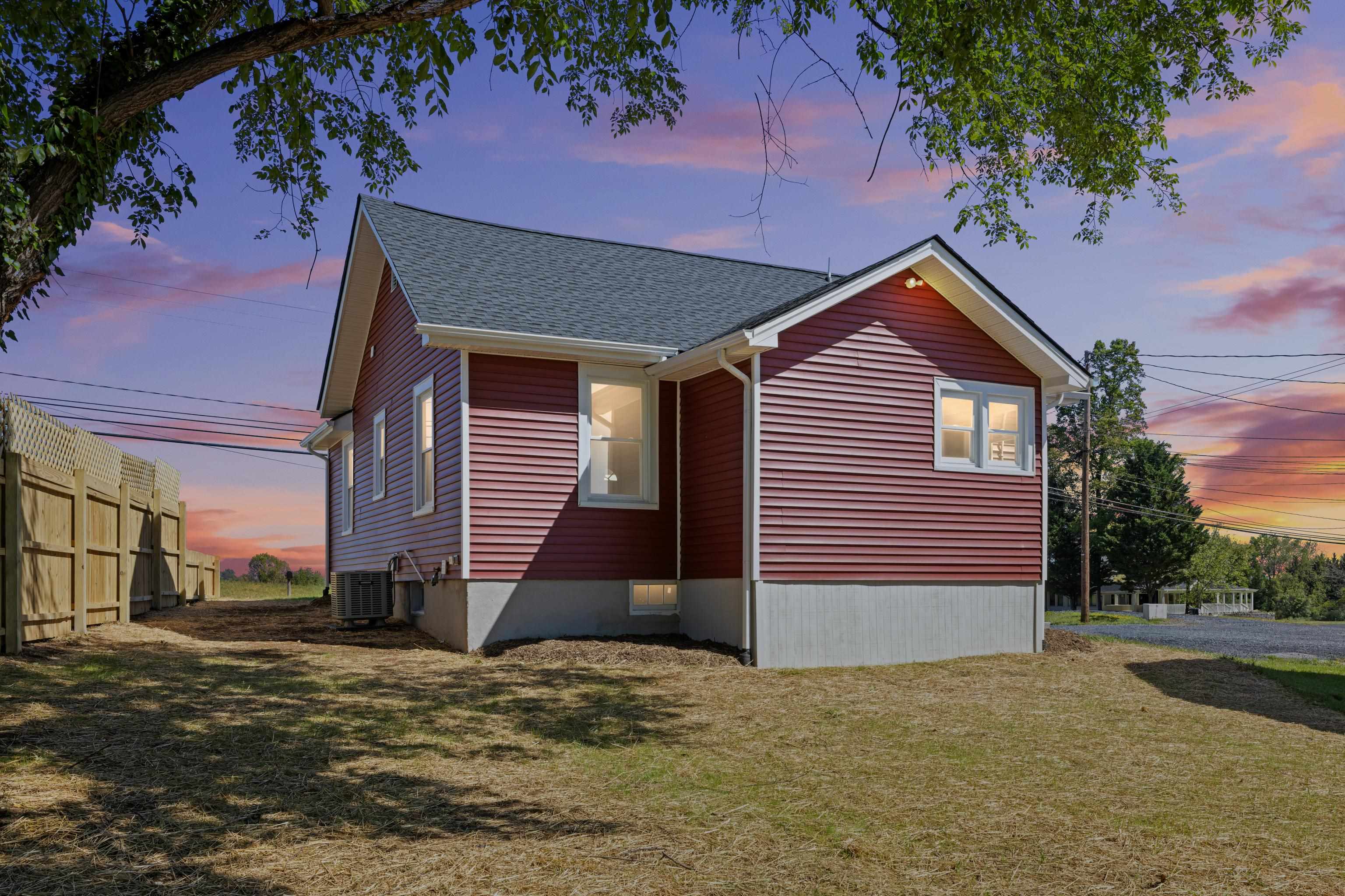 1932 LYNDHURST RD, WAYNESBORO, Virginia 22980, 2 Bedrooms Bedrooms, ,1 BathroomBathrooms,Residential,1932 LYNDHURST RD,677447 MLS # 677447