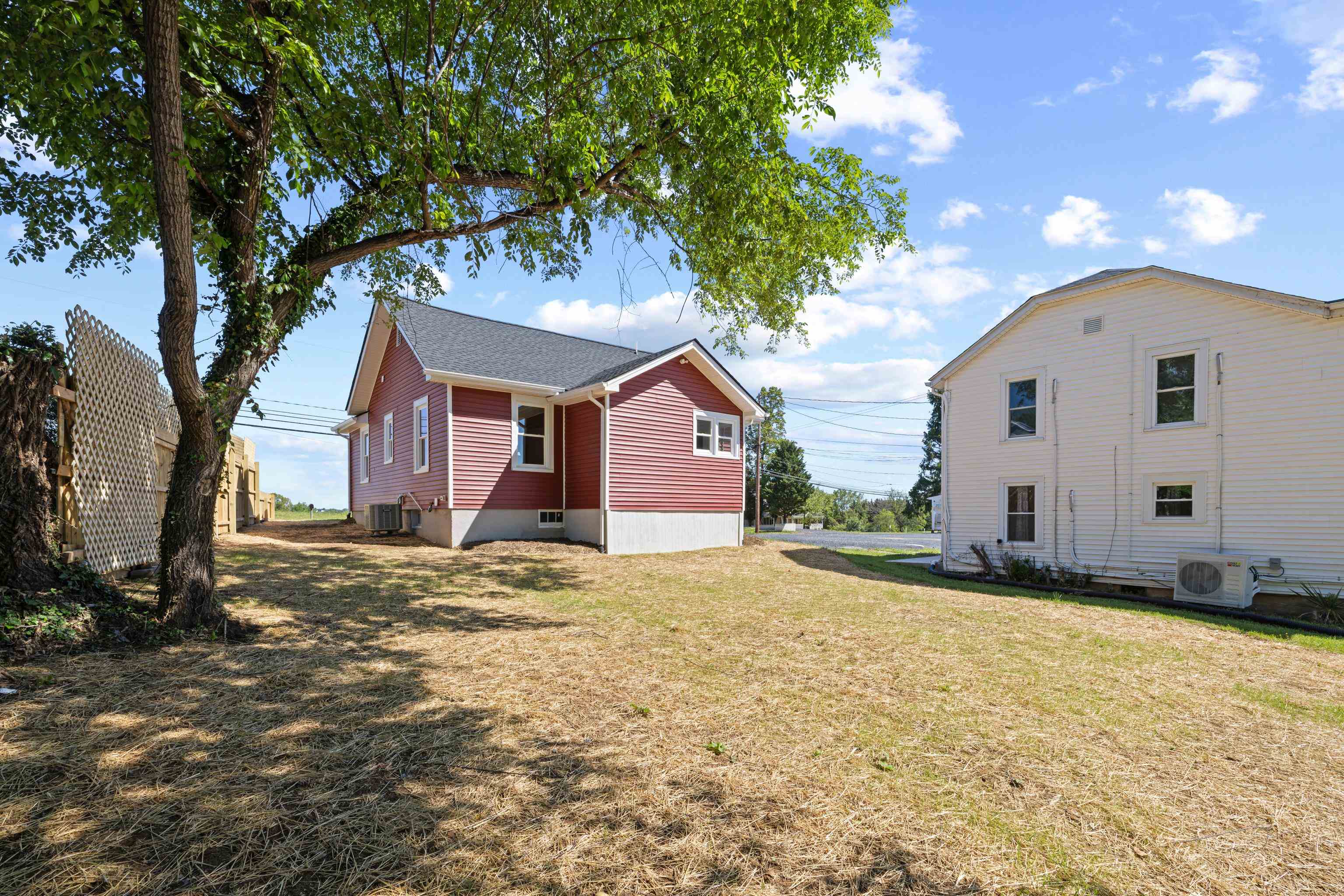 1932 LYNDHURST RD, WAYNESBORO, Virginia 22980, 2 Bedrooms Bedrooms, ,1 BathroomBathrooms,Residential,1932 LYNDHURST RD,677447 MLS # 677447