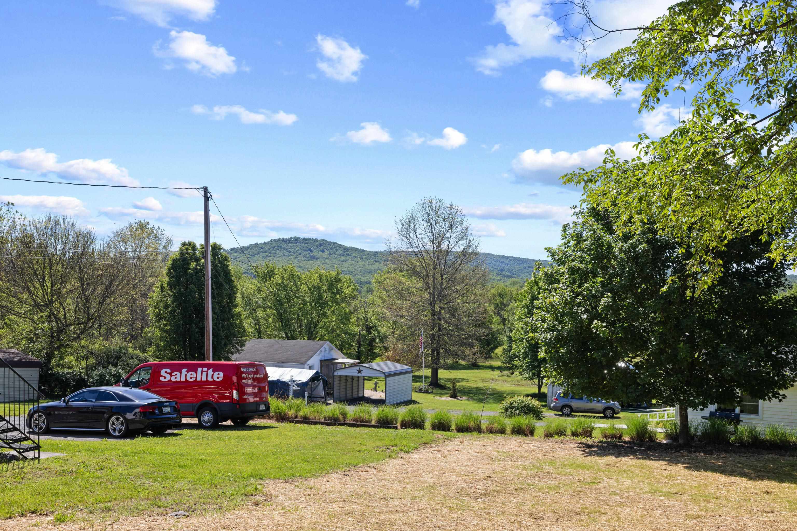 1932 LYNDHURST RD, WAYNESBORO, Virginia 22980, 2 Bedrooms Bedrooms, ,1 BathroomBathrooms,Residential,1932 LYNDHURST RD,677447 MLS # 677447