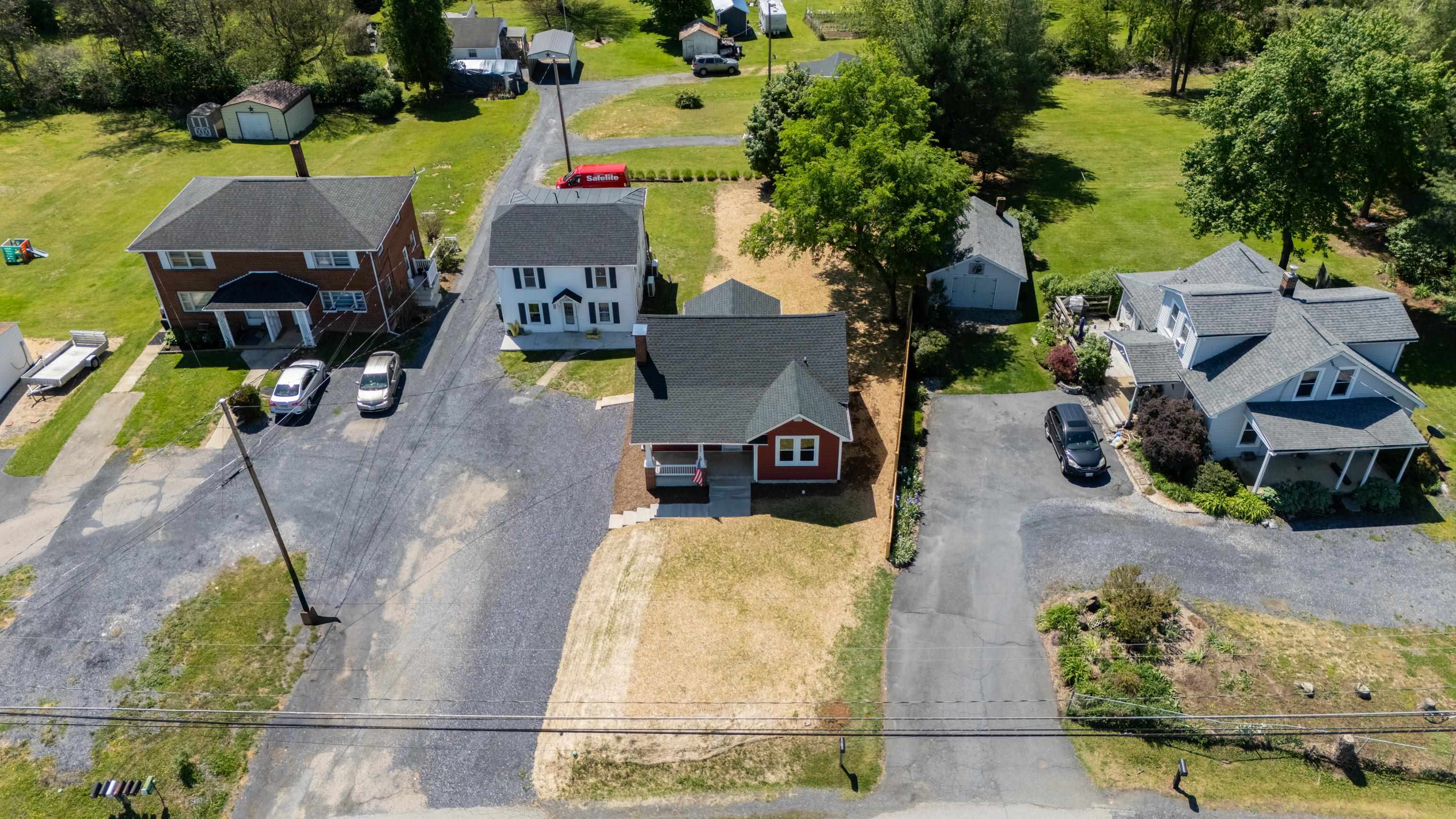 1932 LYNDHURST RD, WAYNESBORO, Virginia 22980, 2 Bedrooms Bedrooms, ,1 BathroomBathrooms,Residential,1932 LYNDHURST RD,677447 MLS # 677447