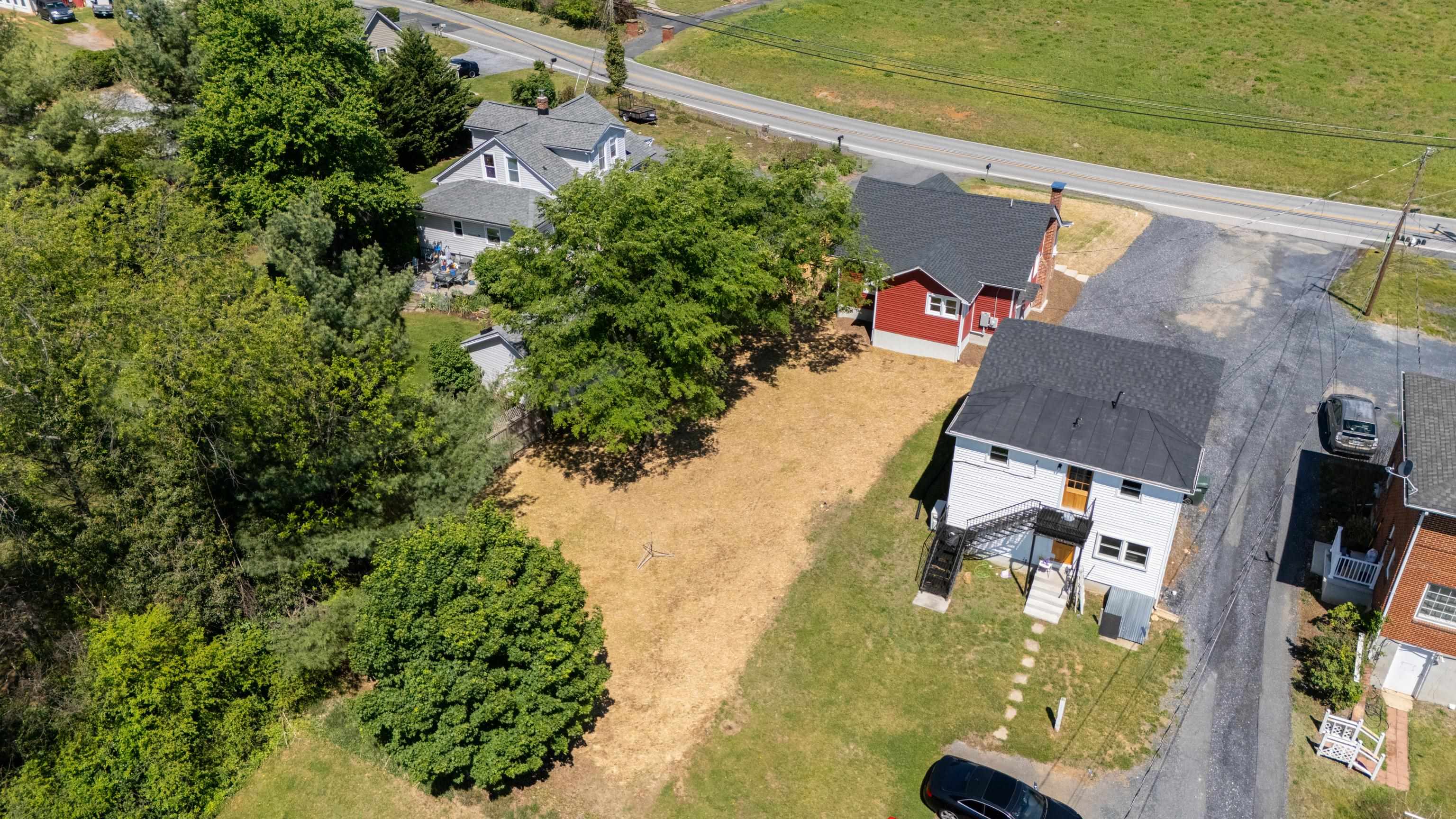 1932 LYNDHURST RD, WAYNESBORO, Virginia 22980, 2 Bedrooms Bedrooms, ,1 BathroomBathrooms,Residential,1932 LYNDHURST RD,677447 MLS # 677447