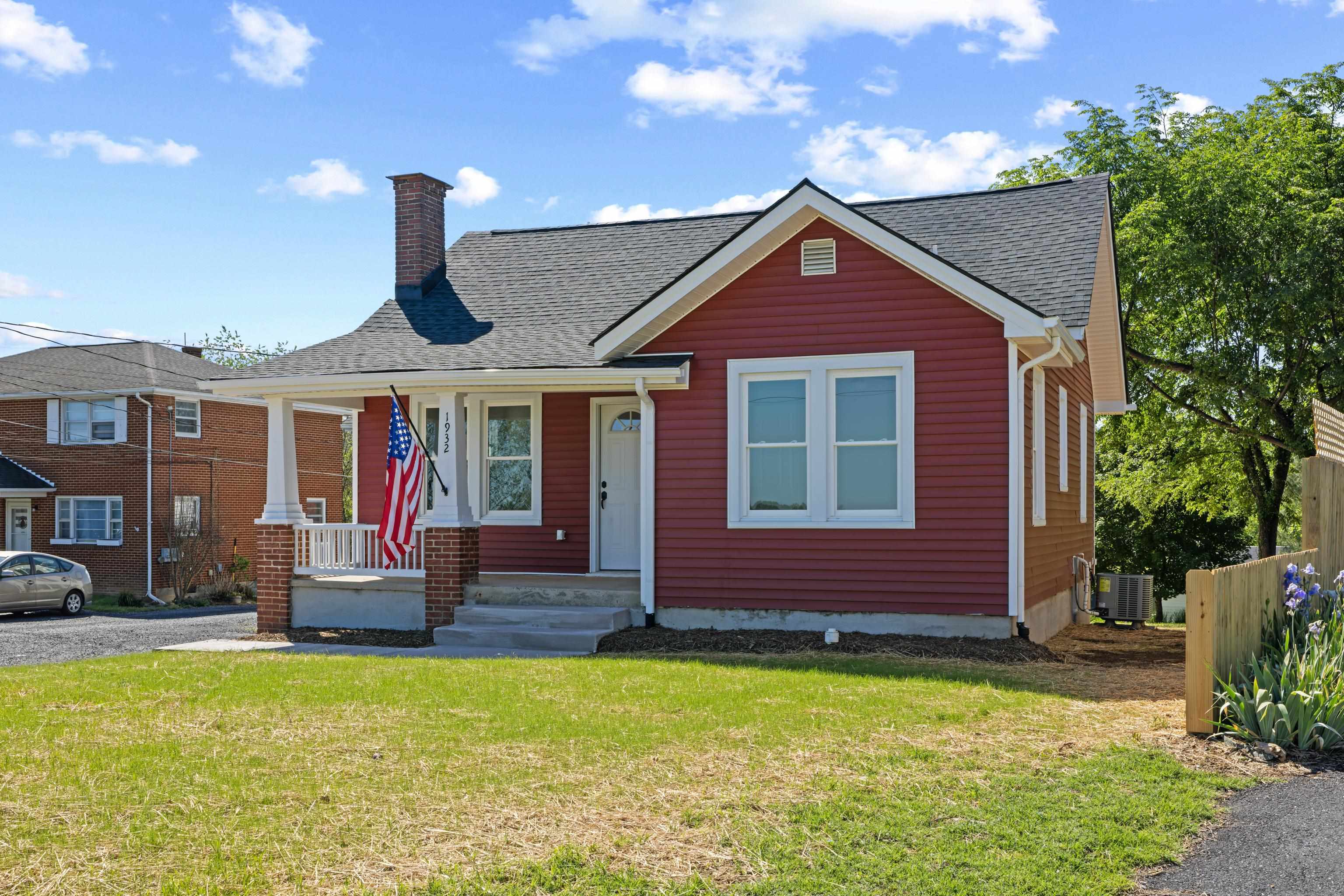 1932 LYNDHURST RD, WAYNESBORO, Virginia 22980, 2 Bedrooms Bedrooms, ,1 BathroomBathrooms,Residential,1932 LYNDHURST RD,677447 MLS # 677447