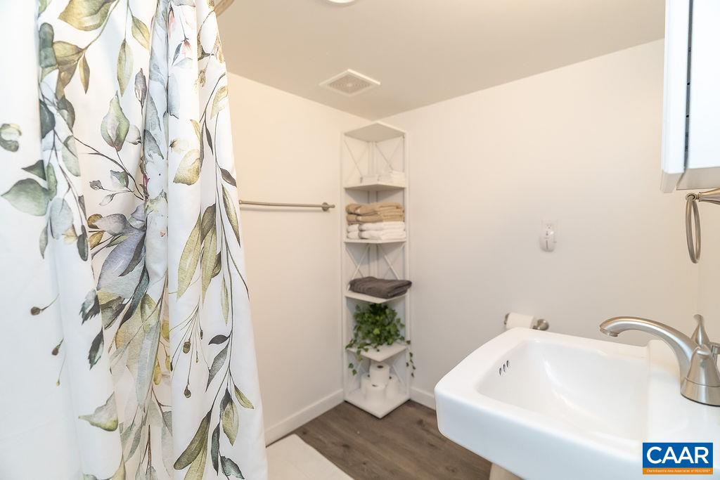 6920 ALBEVANNA SPRING RD, SCOTTSVILLE, Virginia 24590, 3 Bedrooms Bedrooms, ,2 BathroomsBathrooms,Residential,6920 ALBEVANNA SPRING RD,677459 MLS # 677459