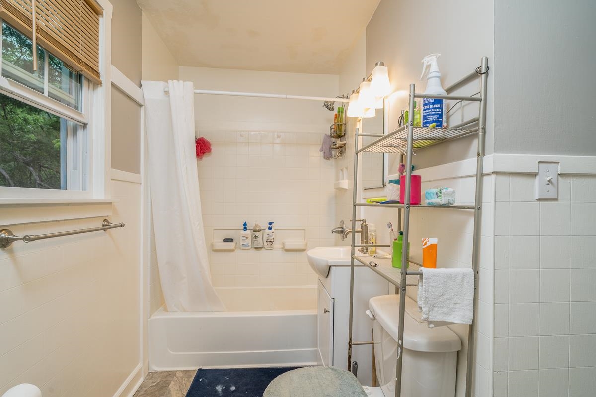 829 VIRGINIA AVE, HARRISONBURG, Virginia 22802, 3 Bedrooms Bedrooms, ,1 BathroomBathrooms,Residential,829 VIRGINIA AVE,677467 MLS # 677467 829 VIRGINIA AVE, HARRISONBURG, Virginia 22802, 3 Bedrooms Bedrooms, ,1 BathroomBathrooms,Residential,829 VIRGINIA AVE,677467 MLS # 677467