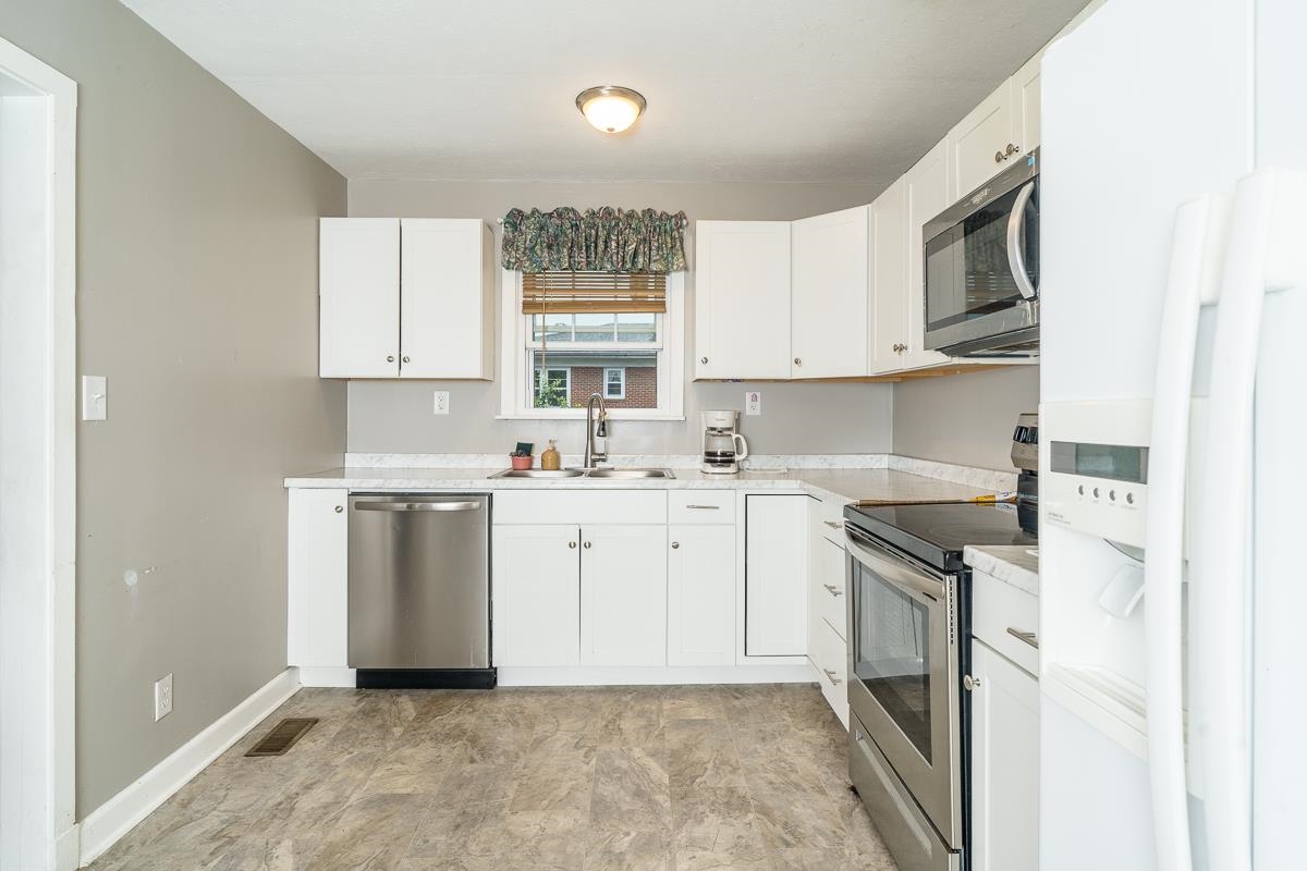 829 VIRGINIA AVE, HARRISONBURG, Virginia 22802, 3 Bedrooms Bedrooms, ,1 BathroomBathrooms,Residential,829 VIRGINIA AVE,677467 MLS # 677467 829 VIRGINIA AVE, HARRISONBURG, Virginia 22802, 3 Bedrooms Bedrooms, ,1 BathroomBathrooms,Residential,829 VIRGINIA AVE,677467 MLS # 677467