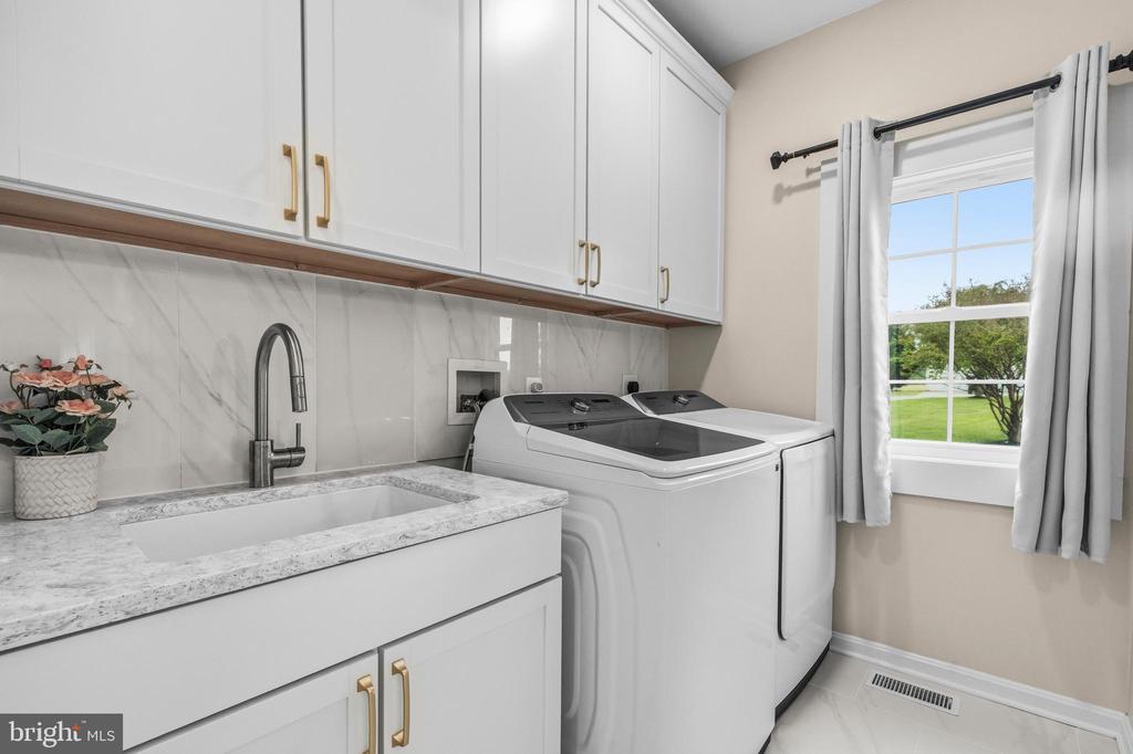 6087 BALLS MILL RD, MIDLAND, Virginia 22728, 5 Bedrooms Bedrooms, ,3 BathroomsBathrooms,Residential,6087 BALLS MILL RD,VAFQ2022094 MLS # VAFQ2022094