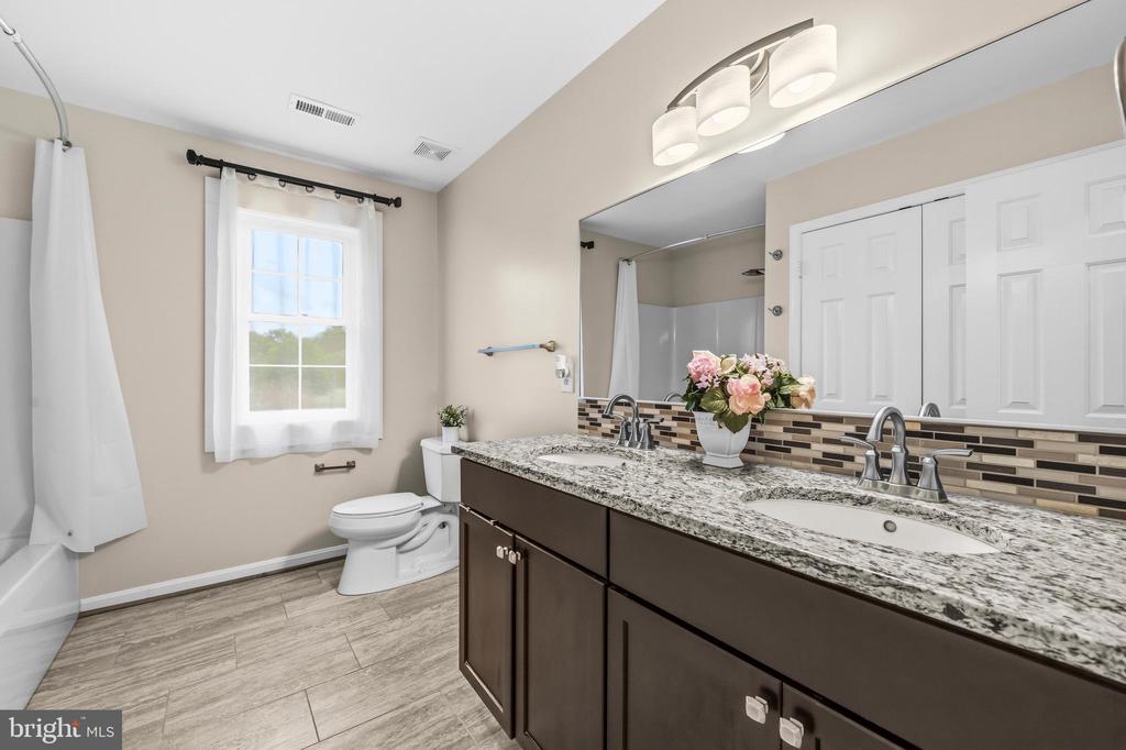 6087 BALLS MILL RD, MIDLAND, Virginia 22728, 5 Bedrooms Bedrooms, ,3 BathroomsBathrooms,Residential,6087 BALLS MILL RD,VAFQ2022094 MLS # VAFQ2022094