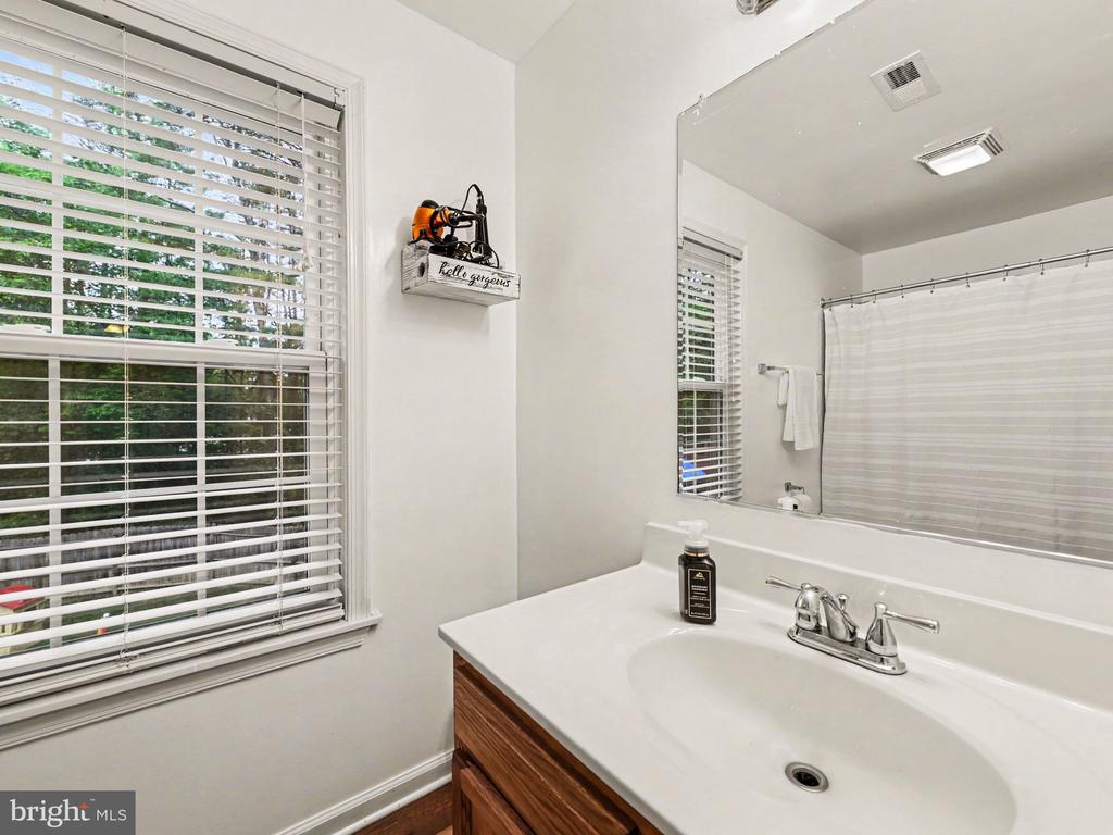 4420 STRIBLING DR, BEALETON, Virginia 22712, 3 Bedrooms Bedrooms, ,2 BathroomsBathrooms,Residential,4420 STRIBLING DR,VAFQ2021934 MLS # VAFQ2021934 4420 STRIBLING DR, BEALETON, Virginia 22712, 3 Bedrooms Bedrooms, ,2 BathroomsBathrooms,Residential,4420 STRIBLING DR,VAFQ2021934 MLS # VAFQ2021934