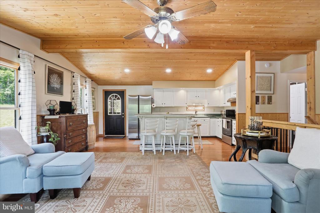 13010 BELLE MEADE LN, MARKHAM, Virginia 22643, 4 Bedrooms Bedrooms, ,3 BathroomsBathrooms,Residential,13010 BELLE MEADE LN,VAFQ2022078 MLS # VAFQ2022078