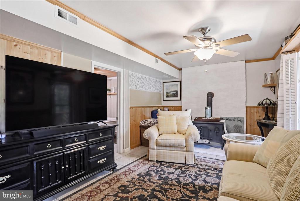 13010 BELLE MEADE LN, MARKHAM, Virginia 22643, 4 Bedrooms Bedrooms, ,3 BathroomsBathrooms,Residential,13010 BELLE MEADE LN,VAFQ2022078 MLS # VAFQ2022078
