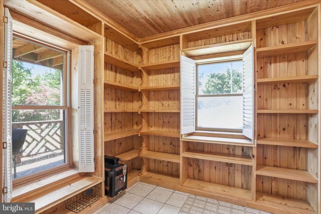 13010 BELLE MEADE LN, MARKHAM, Virginia 22643, 4 Bedrooms Bedrooms, ,3 BathroomsBathrooms,Residential,13010 BELLE MEADE LN,VAFQ2022078 MLS # VAFQ2022078