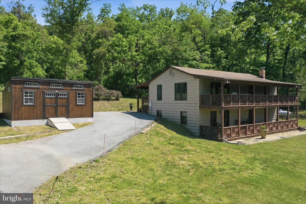 13010 BELLE MEADE LN, MARKHAM, Virginia 22643, 4 Bedrooms Bedrooms, ,3 BathroomsBathrooms,Residential,13010 BELLE MEADE LN,VAFQ2022078 MLS # VAFQ2022078