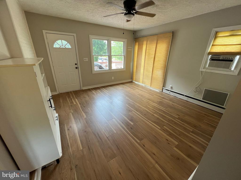 18019 LEE HWY, AMISSVILLE, Virginia 20106, 3 Bedrooms Bedrooms, ,3 BathroomsBathrooms,Residential,18019 LEE HWY,VACU2013696 MLS # VACU2013696 18019 LEE HWY, AMISSVILLE, Virginia 20106, 3 Bedrooms Bedrooms, ,3 BathroomsBathrooms,Residential,18019 LEE HWY,VACU2013696 MLS # VACU2013696