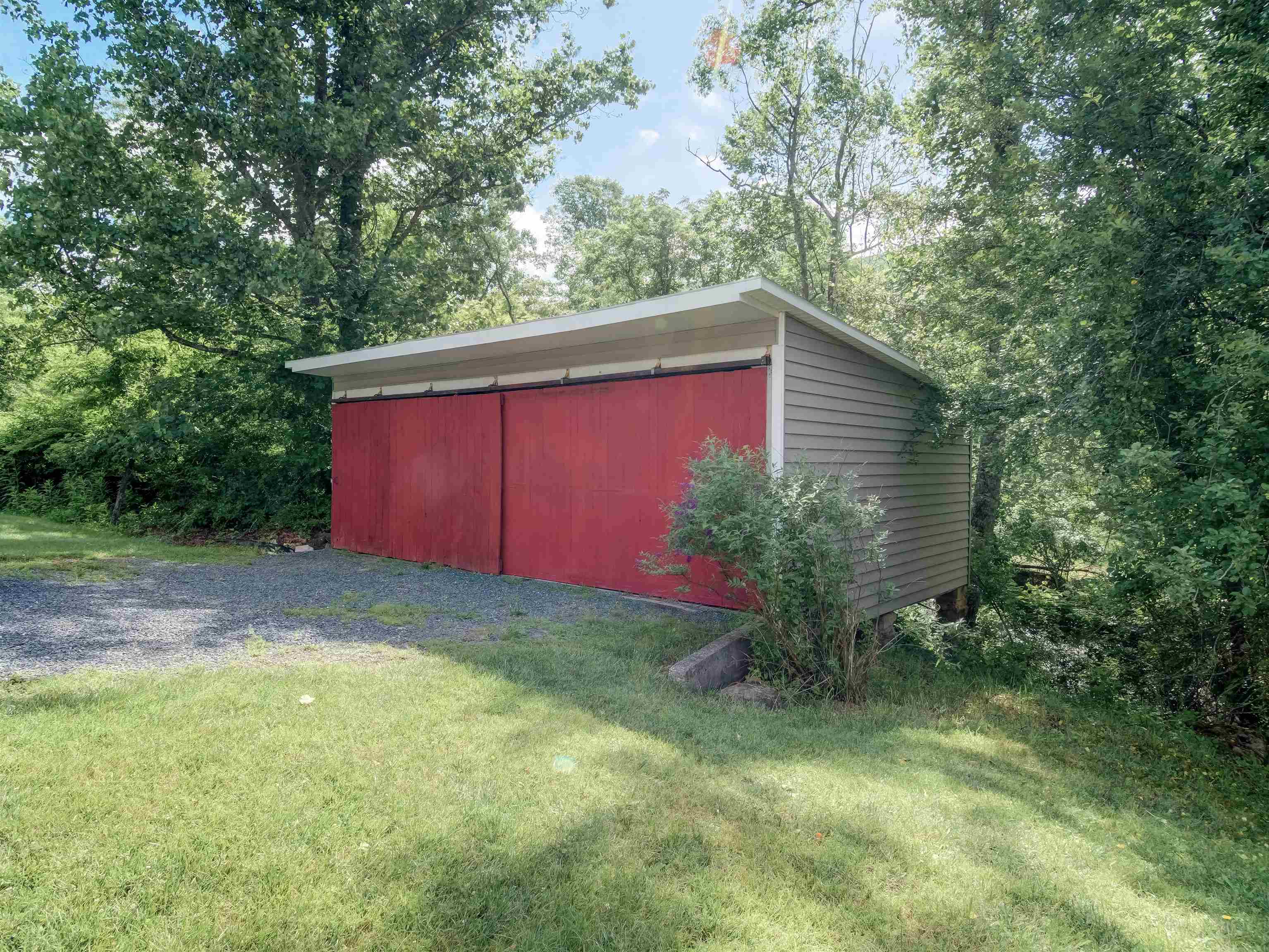 7304 DRY RUN RD, BURNSVILLE, Virginia 24487, 3 Bedrooms Bedrooms, ,2 BathroomsBathrooms,Residential,Journey's End,7304 DRY RUN RD,666061 MLS # 666061