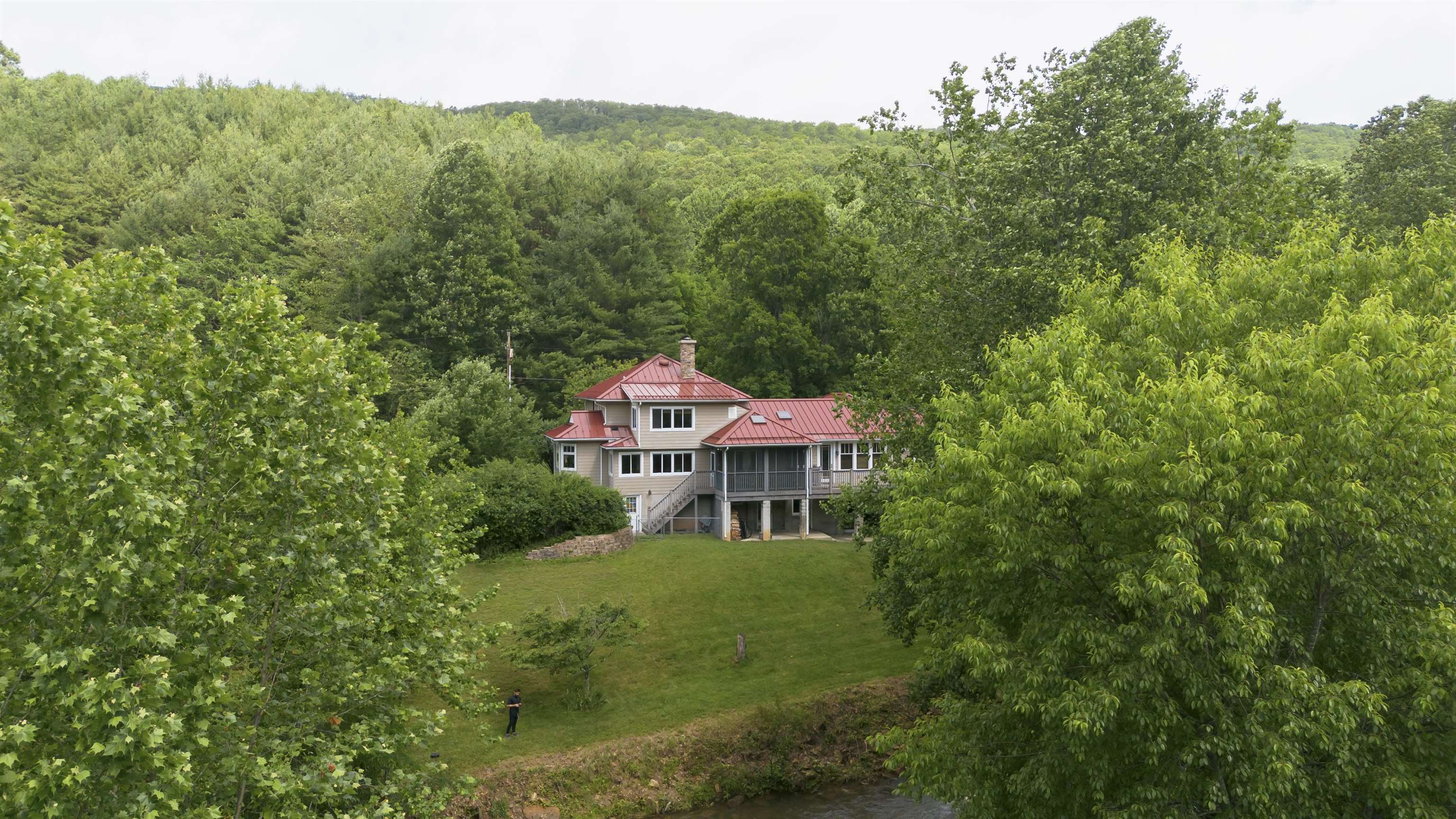 7304 DRY RUN RD, BURNSVILLE, Virginia 24487, 3 Bedrooms Bedrooms, ,2 BathroomsBathrooms,Residential,Journey's End,7304 DRY RUN RD,666061 MLS # 666061