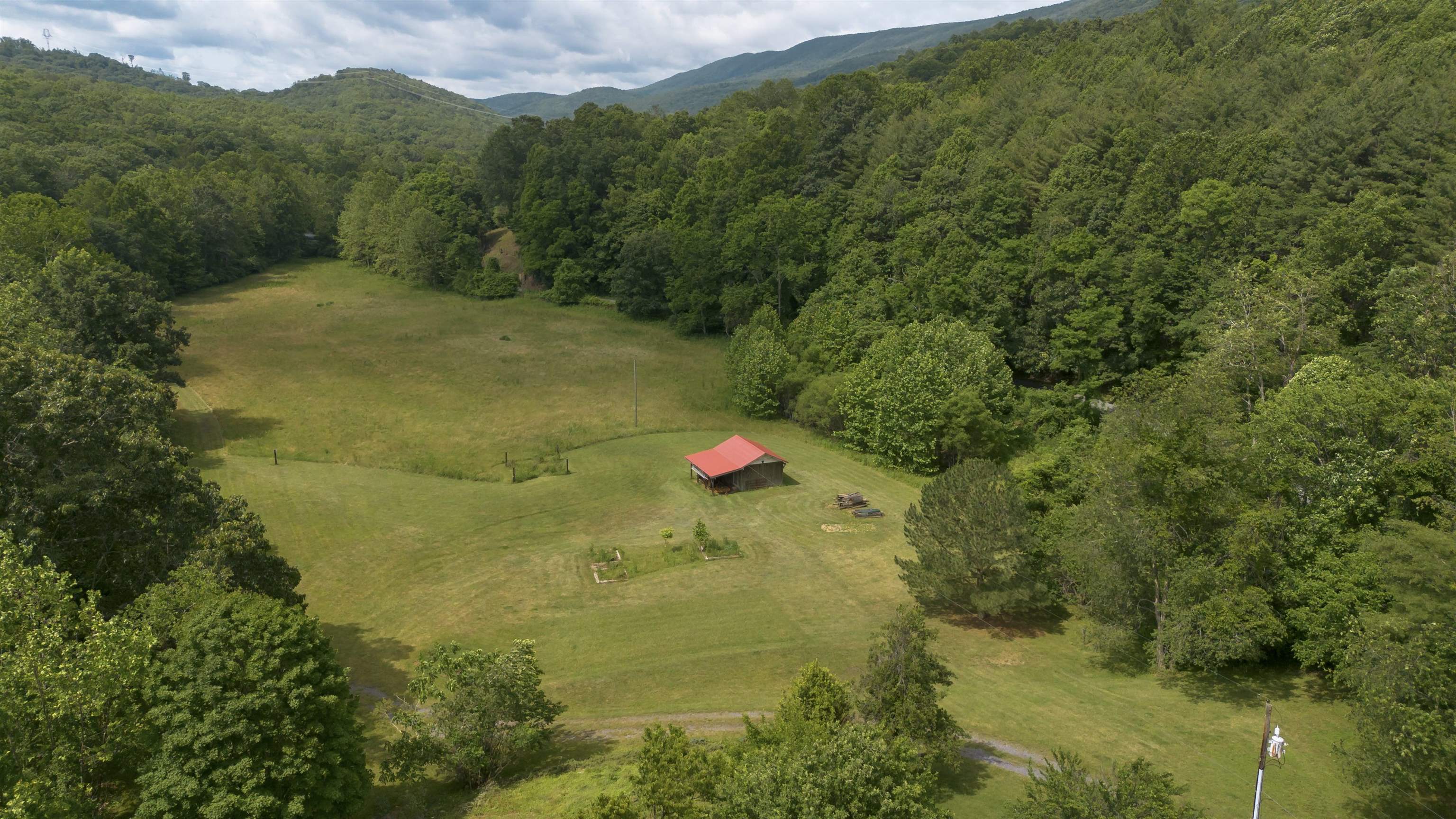 7304 DRY RUN RD, BURNSVILLE, Virginia 24487, 3 Bedrooms Bedrooms, ,2 BathroomsBathrooms,Residential,Journey's End,7304 DRY RUN RD,666061 MLS # 666061