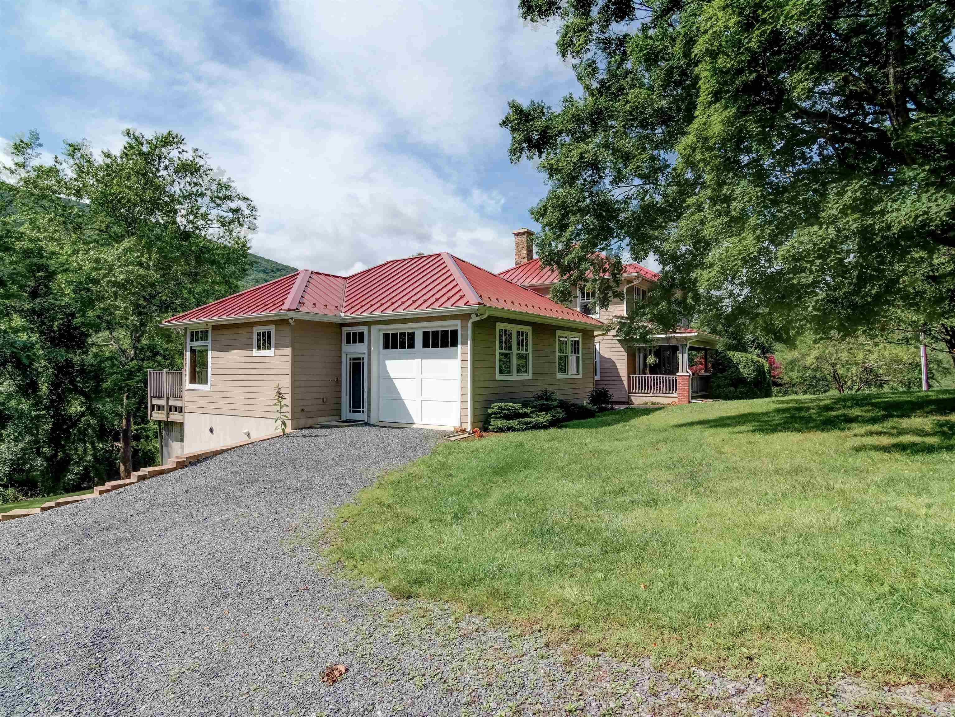 7304 DRY RUN RD, BURNSVILLE, Virginia 24487, 3 Bedrooms Bedrooms, ,2 BathroomsBathrooms,Residential,Journey's End,7304 DRY RUN RD,666061 MLS # 666061