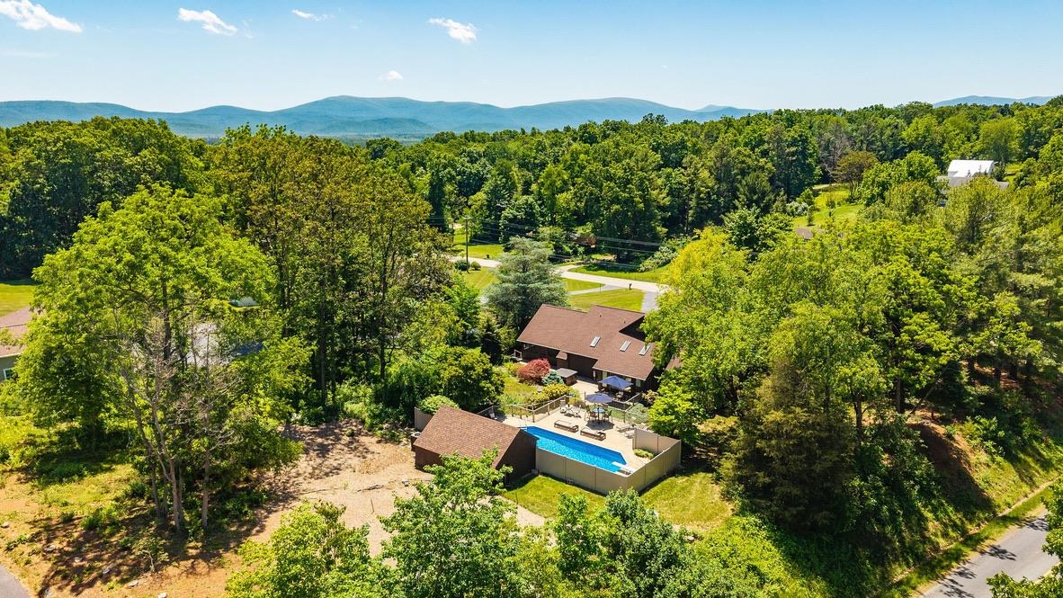 726 LADD RD, FISHERSVILLE, Virginia 22939, 4 Bedrooms Bedrooms, ,4 BathroomsBathrooms,Residential,726 LADD RD,677468 MLS # 677468 726 LADD RD, FISHERSVILLE, Virginia 22939, 4 Bedrooms Bedrooms, ,4 BathroomsBathrooms,Residential,726 LADD RD,677468 MLS # 677468
