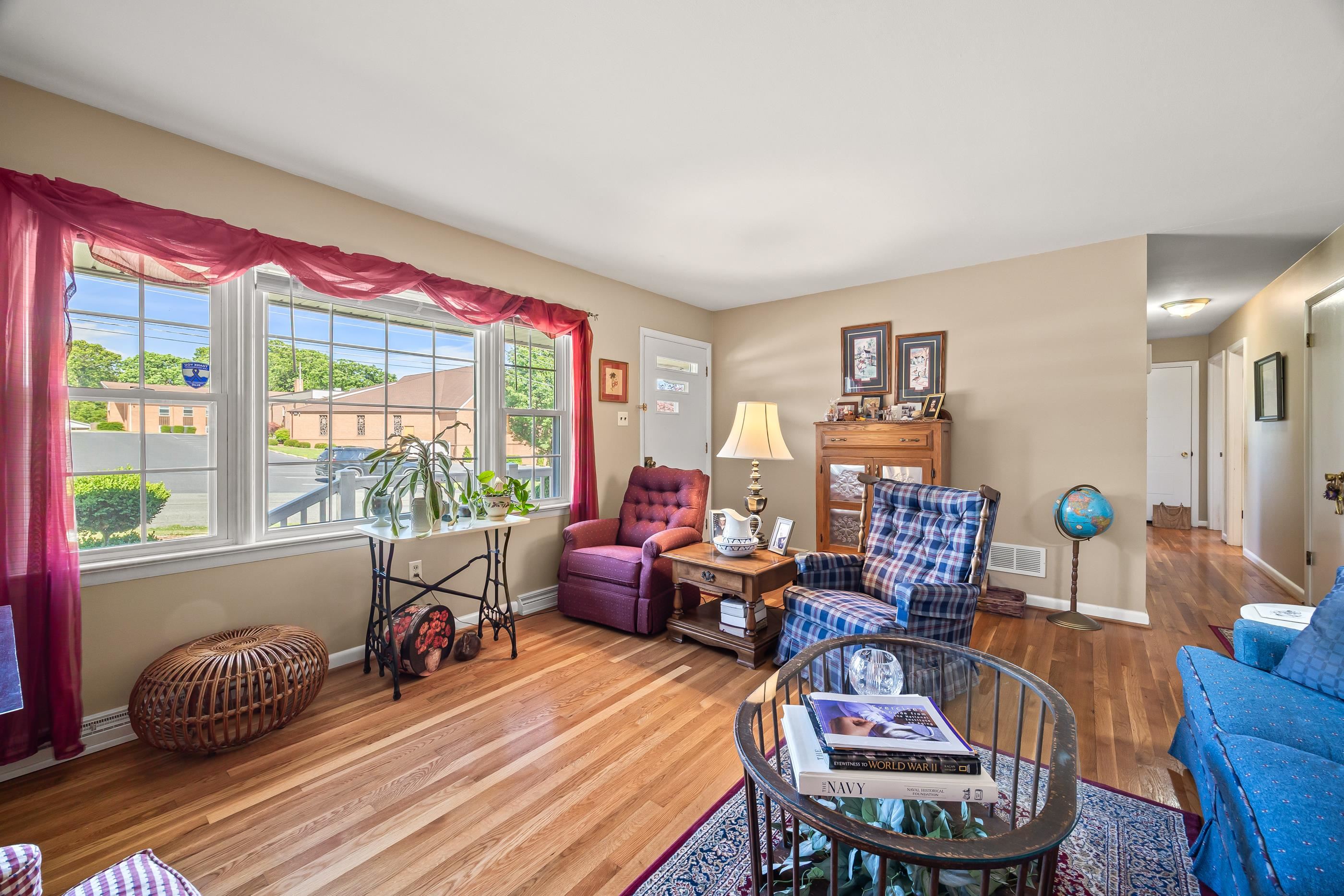 208 TUXEDO RD, STAUNTON, Virginia 24401, 3 Bedrooms Bedrooms, ,1 BathroomBathrooms,Residential,Brick ranch with a sunroom, fenced yard, and full ,208 TUXEDO RD,677477 MLS # 677477 208 TUXEDO RD, STAUNTON, Virginia 24401, 3 Bedrooms Bedrooms, ,1 BathroomBathrooms,Residential,Brick ranch with a sunroom, fenced yard, and full ,208 TUXEDO RD,677477 MLS # 677477