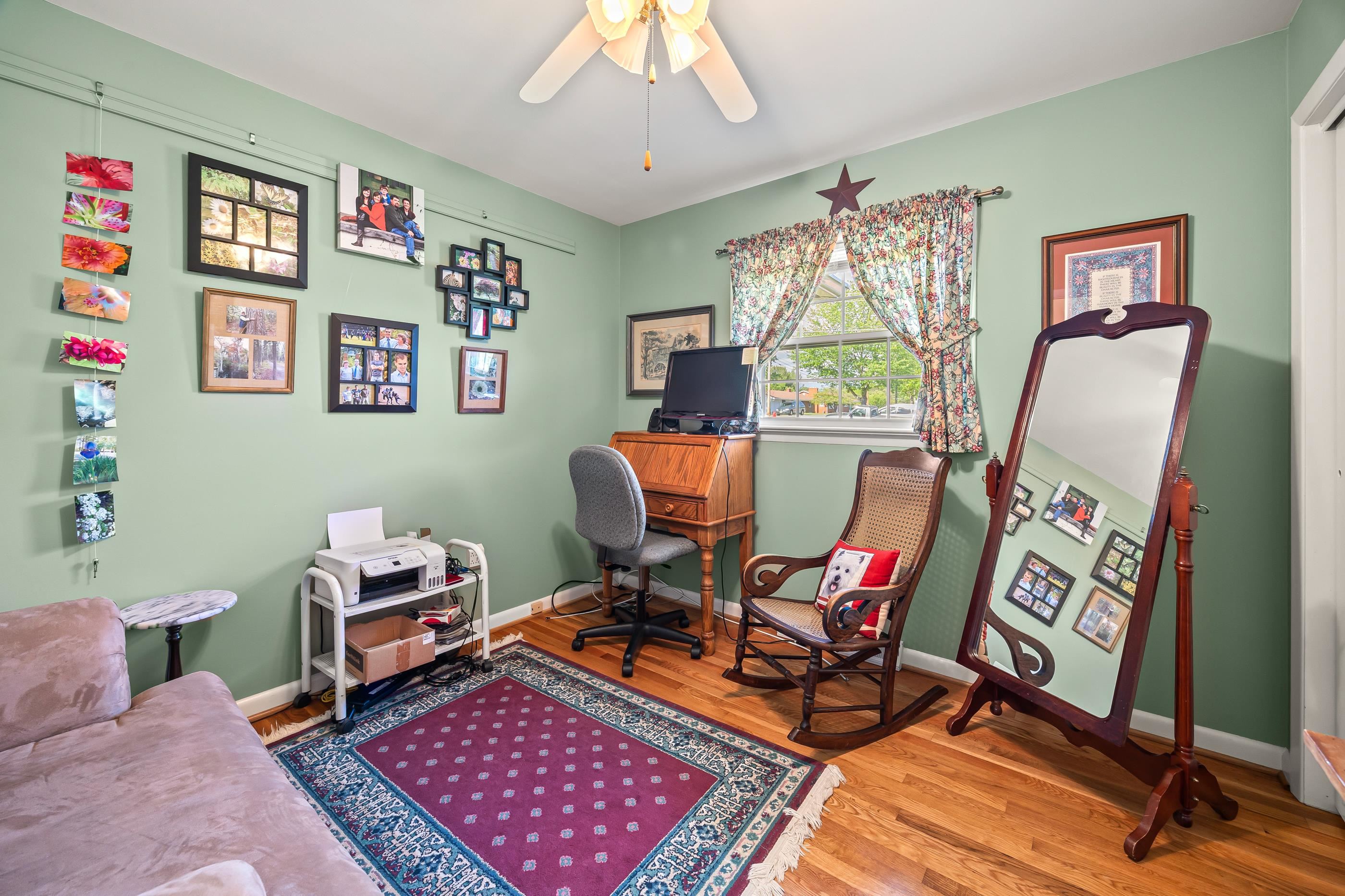 208 TUXEDO RD, STAUNTON, Virginia 24401, 3 Bedrooms Bedrooms, ,1 BathroomBathrooms,Residential,Brick ranch with a sunroom, fenced yard, and full ,208 TUXEDO RD,677477 MLS # 677477 208 TUXEDO RD, STAUNTON, Virginia 24401, 3 Bedrooms Bedrooms, ,1 BathroomBathrooms,Residential,Brick ranch with a sunroom, fenced yard, and full ,208 TUXEDO RD,677477 MLS # 677477
